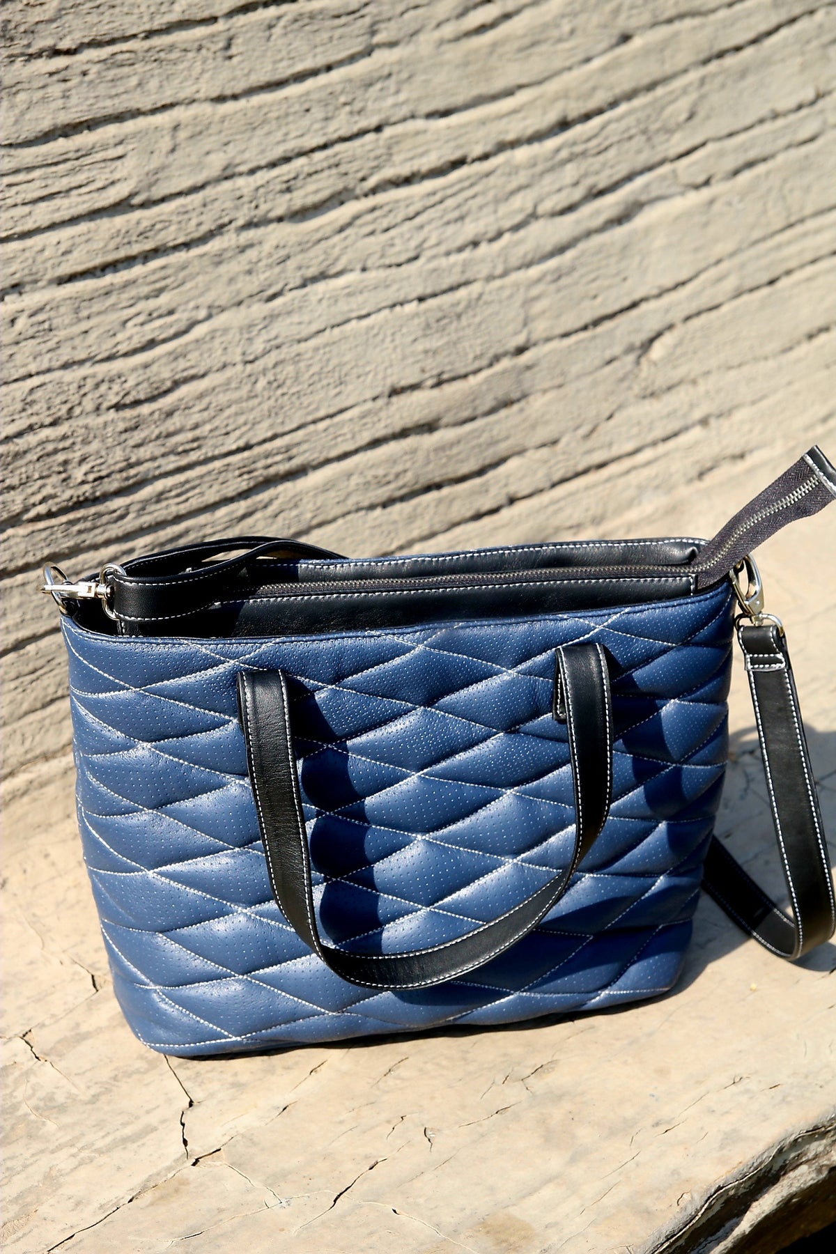 Diamond cut shape leather tote bag for women&#39;s