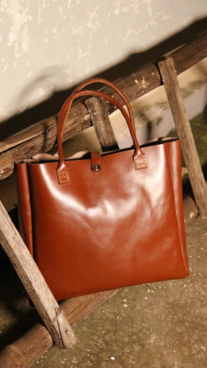 Leather tote bag, premium quality ladies leather handbag