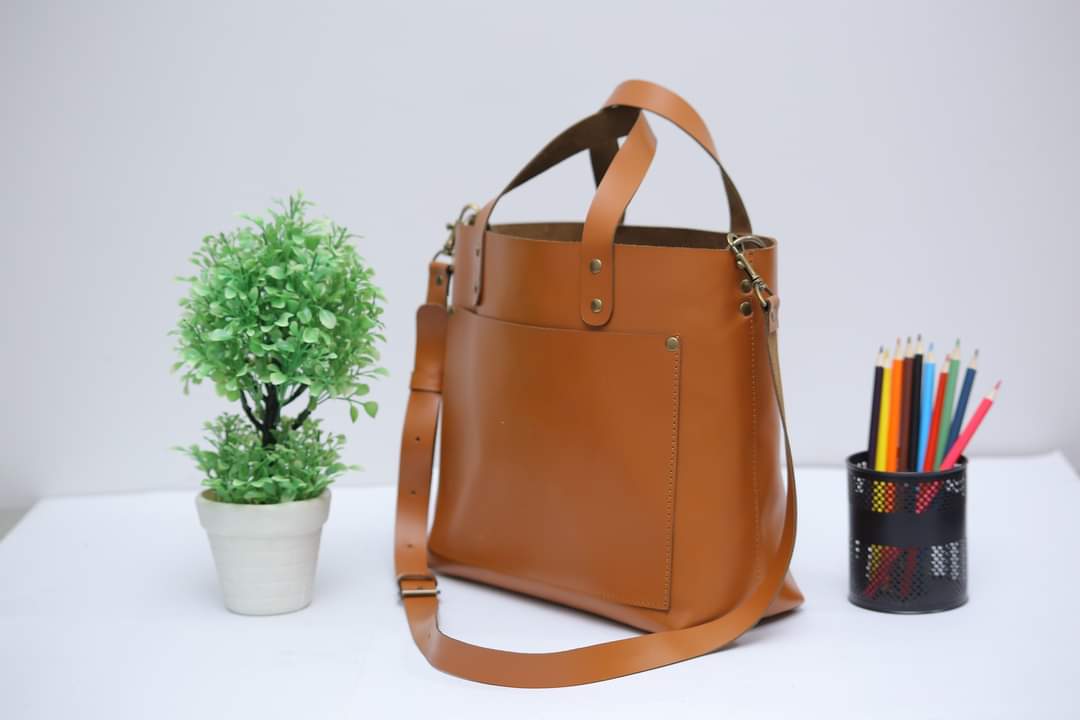Ladies leather hand bag