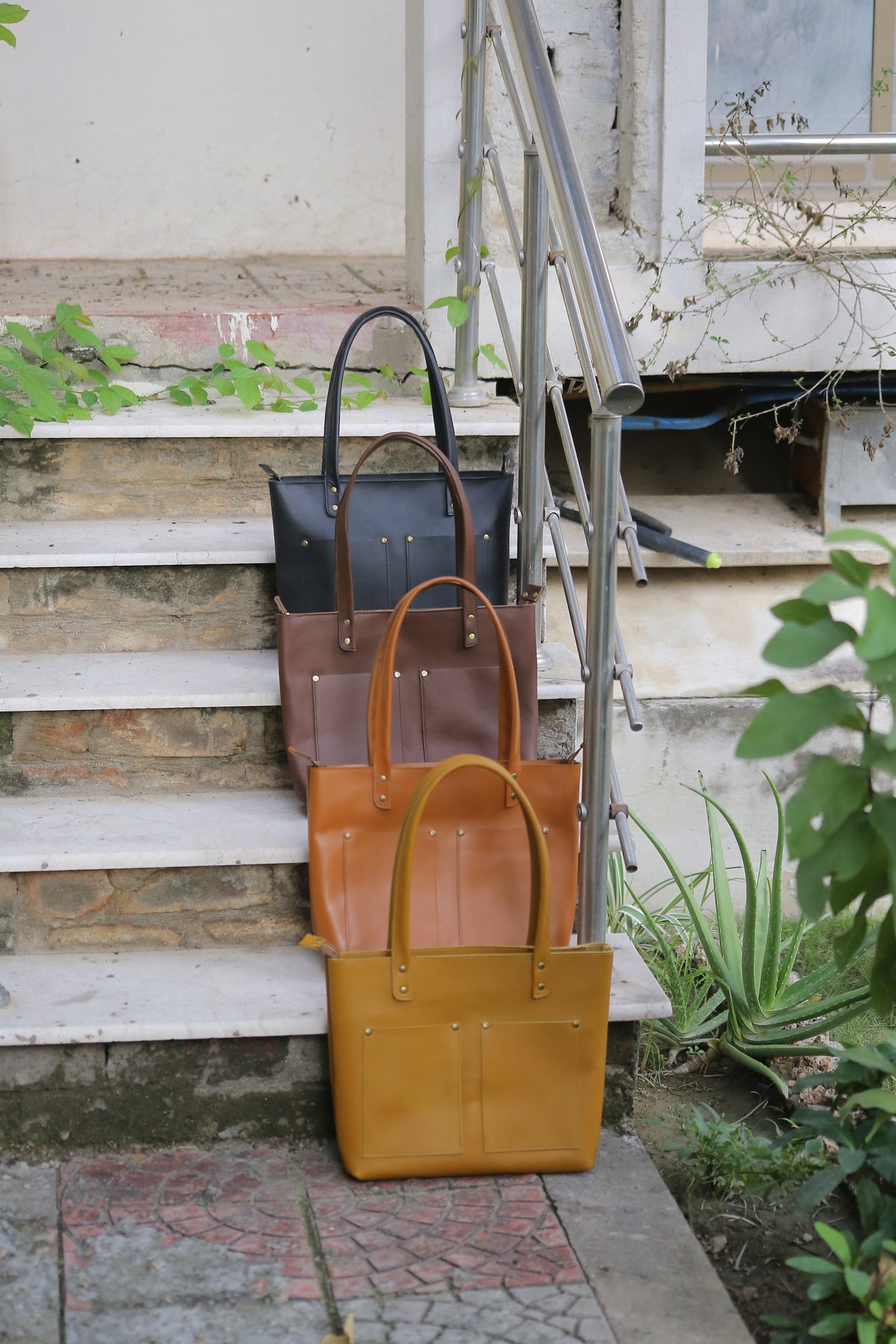 Ladies leather Tote bag, stylish handbag