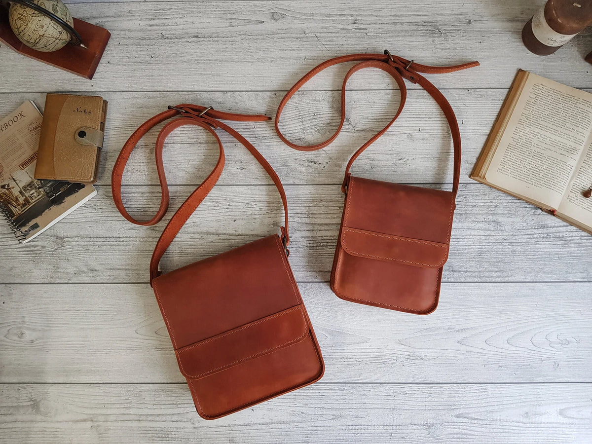 Men's leather cross body bag for travel