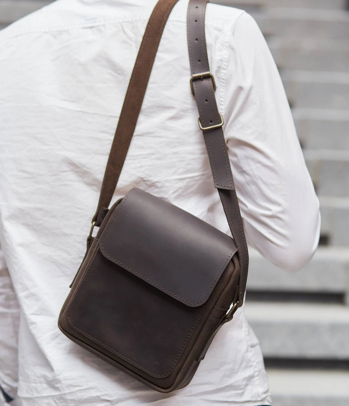Men&#39;s leather cross body bag for travel